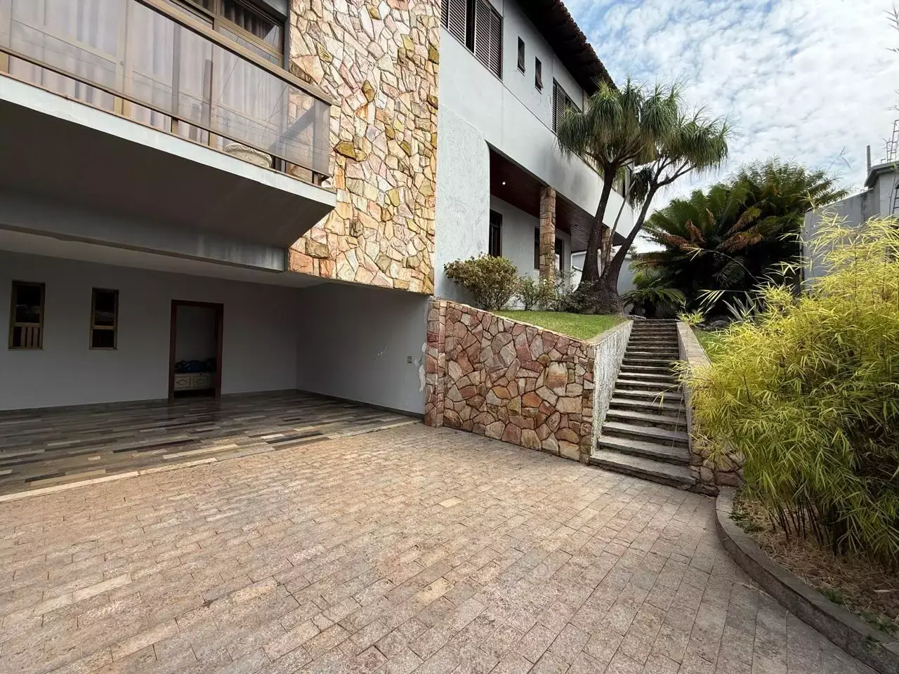 Casa à venda no Belvedere — 4 quartos, 2 suítes, 4 vagas