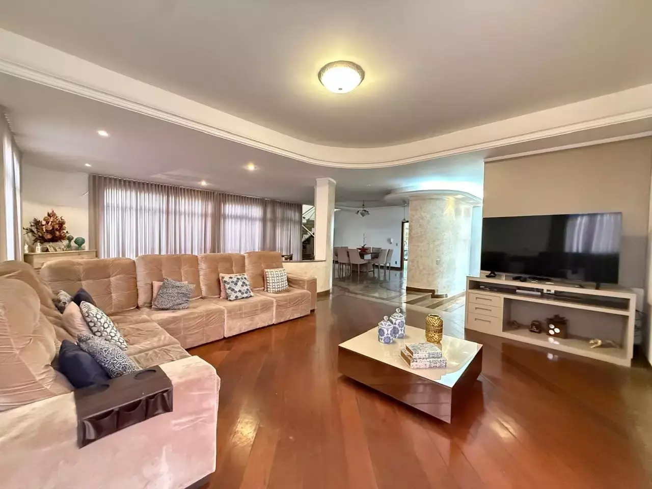 Casa à venda no Belvedere — 4 quartos, 2 suítes, 4 vagas