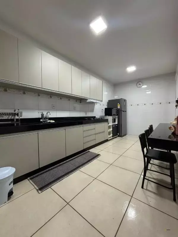 Casa 3 quartos com suíte no Vale das Aroeiras