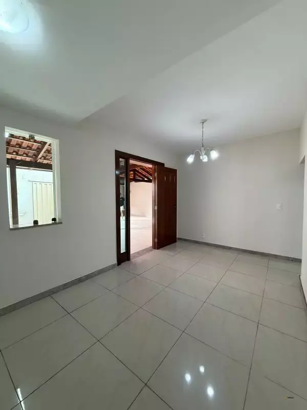 Casa à venda com 2 quartos e 2 vagas no Cerqueira Lima