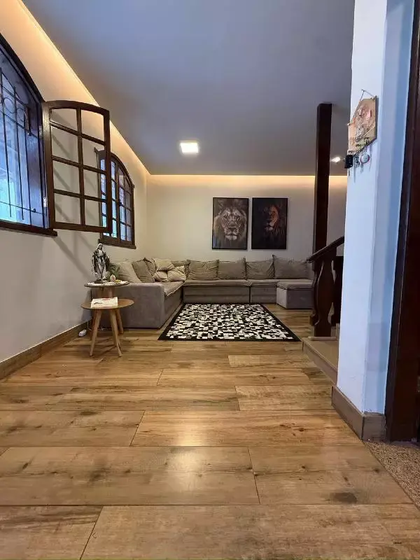Casa 4 quartos, 2 suítes e 3 vagas à venda no Santanense