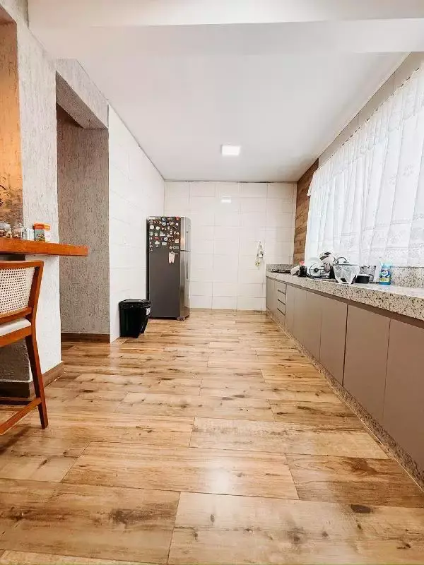Casa 4 quartos, 2 suítes e 3 vagas à venda no Santanense