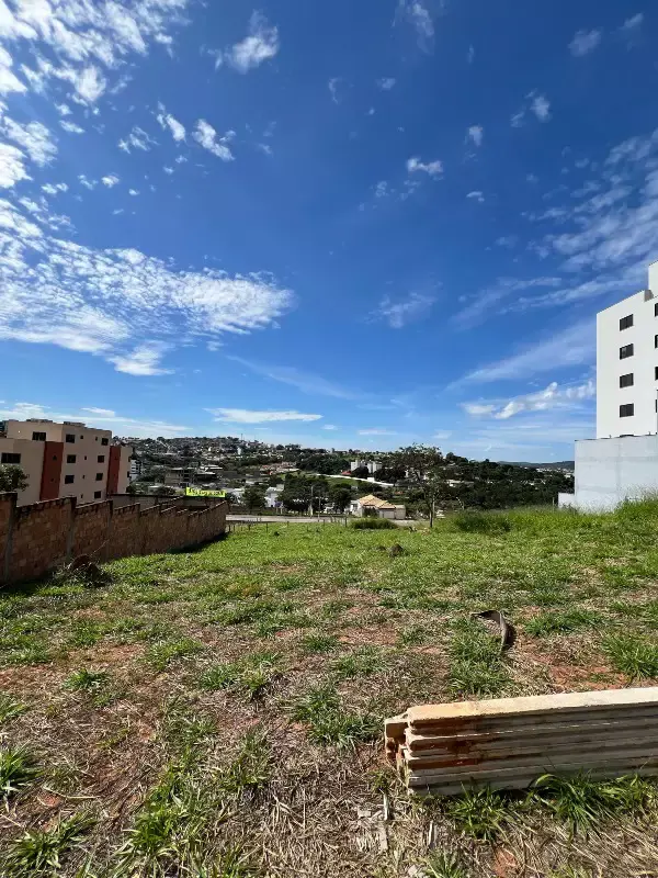 Lote à venda no Tropical