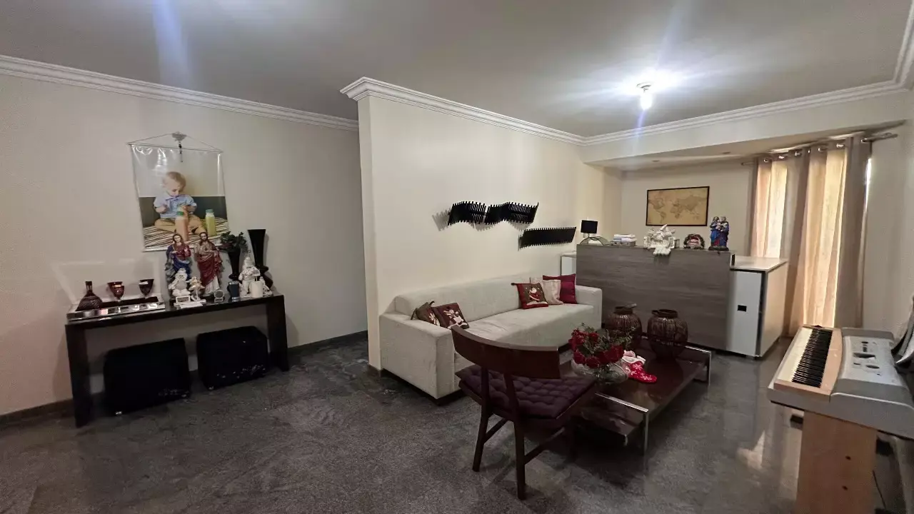 CENTRO - ITAÚNA — Casa 5 quartos à venda no Centro