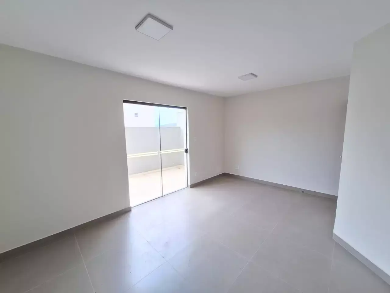 EXCELENTE APARTAMENTO COM ÁREA — 3 quartos para alugar no Residencial Veredas