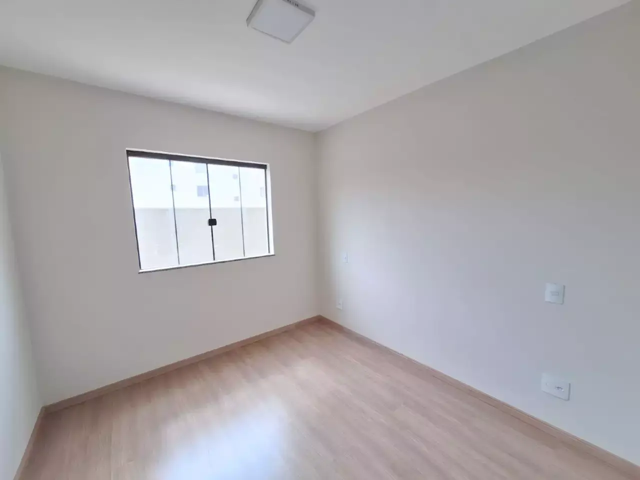 EXCELENTE APARTAMENTO COM ÁREA — 3 quartos para alugar no Residencial Veredas