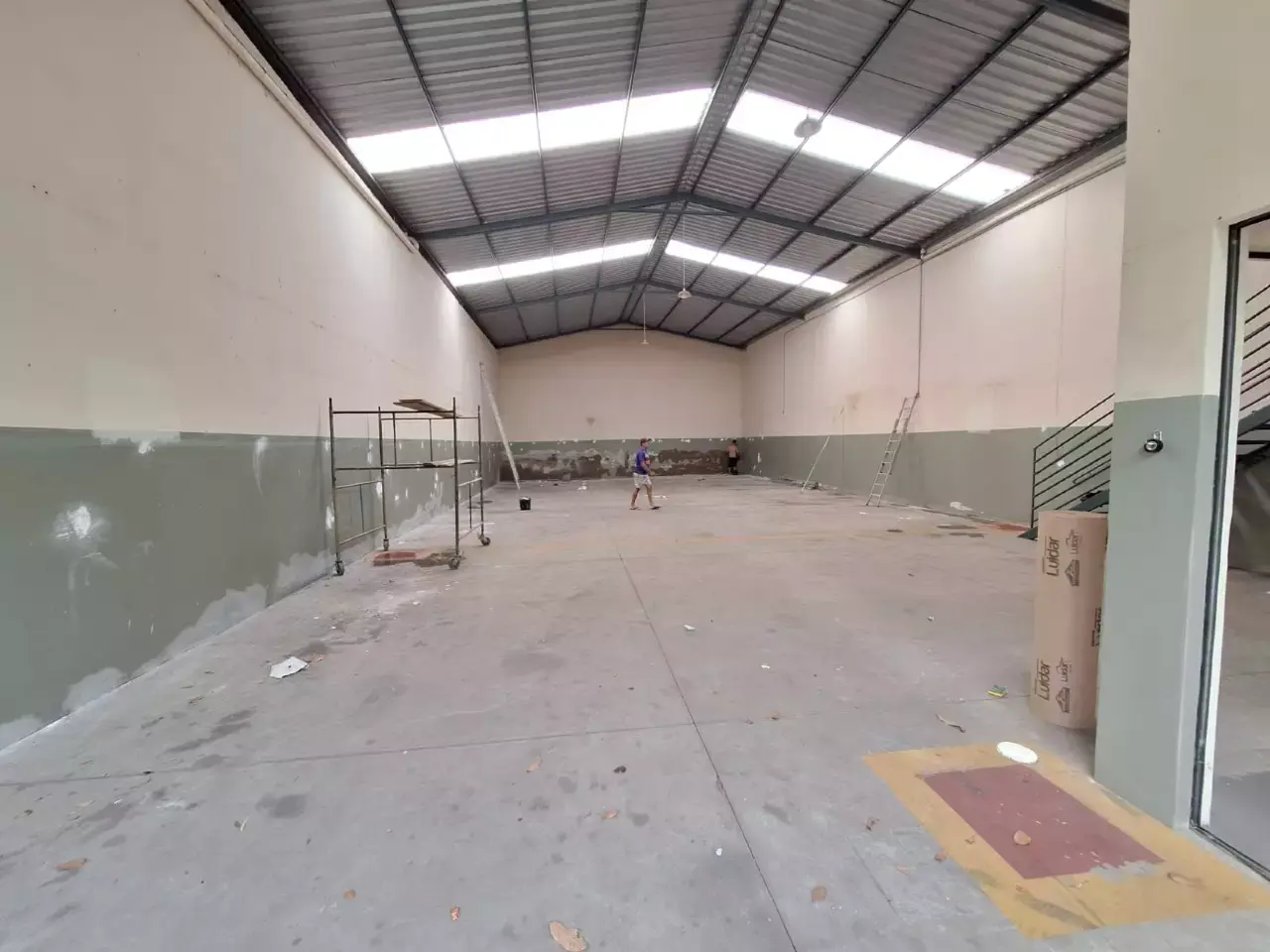 GALPÃO COM ÓTIMA LOCALIZAÇÃO — Galpão comercial para alugar no Eldorado