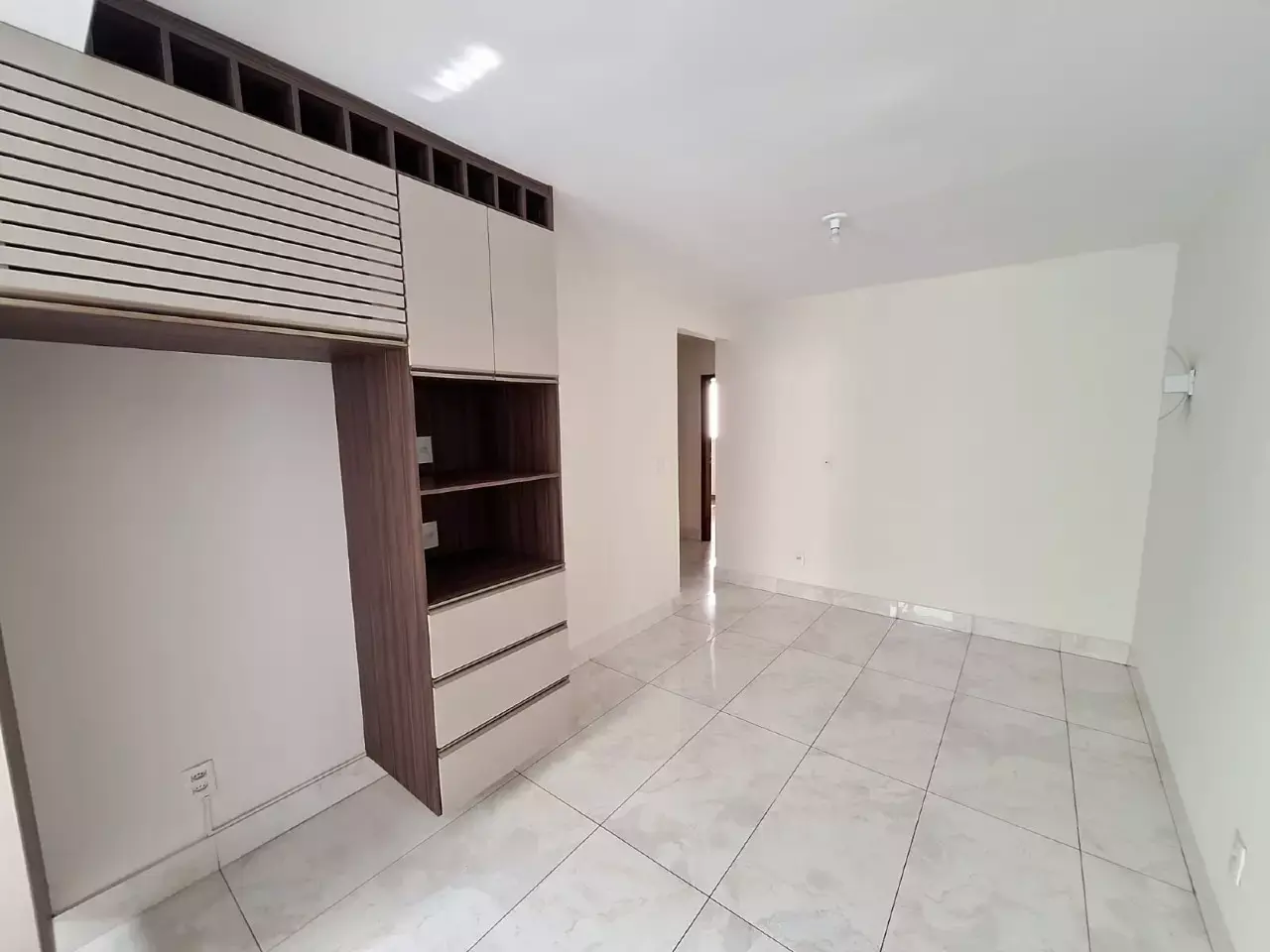 Apartamento com localização central para alugar — 3 quartos, Centro