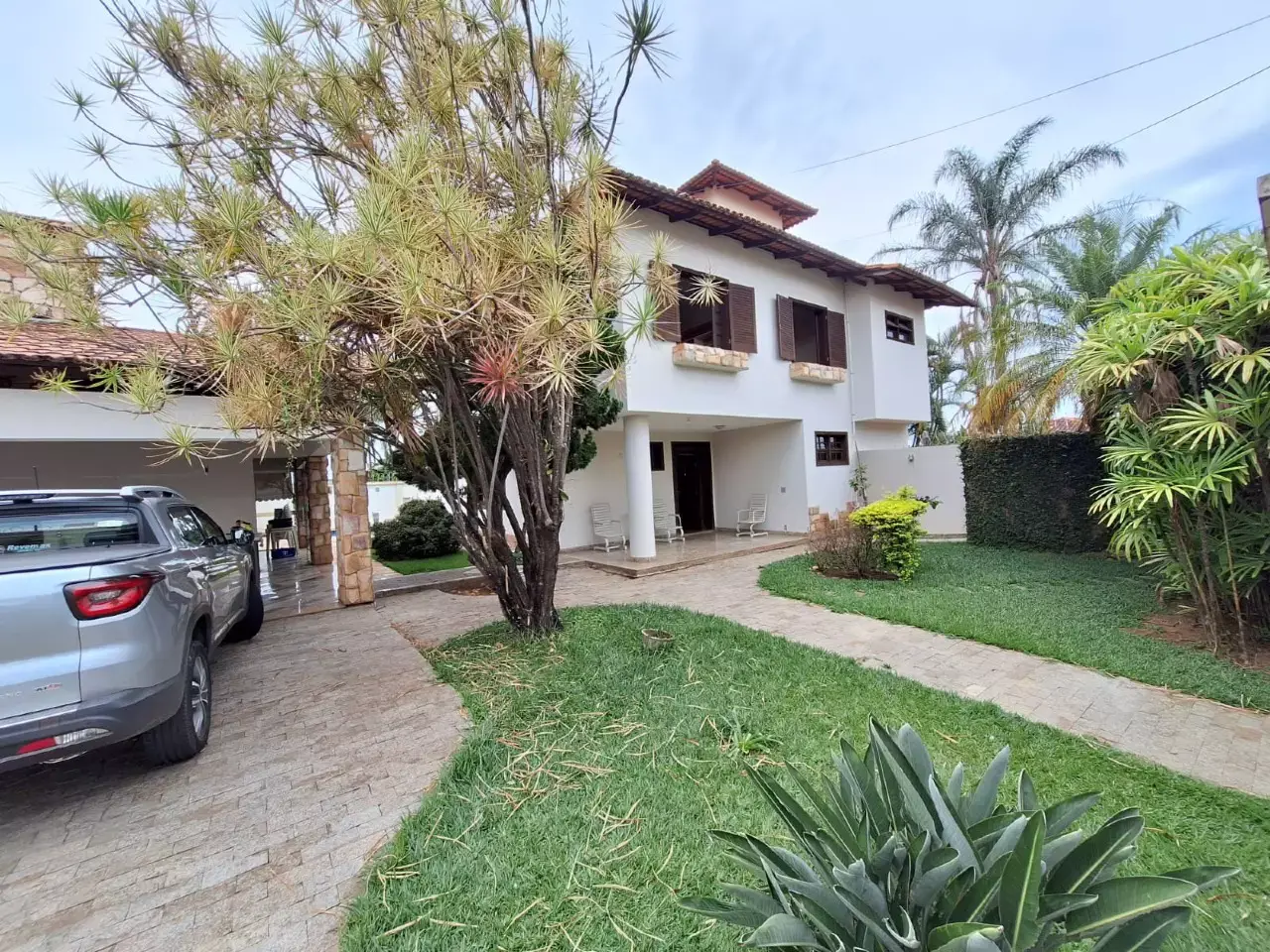 Casa alto padrão com piscina para alugar no Cerqueira Lima