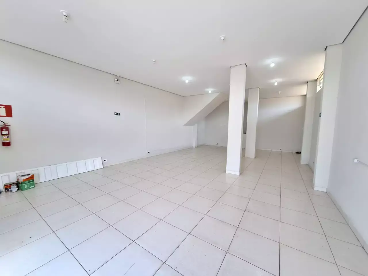 Loja Ampla — Loja comercial 108 m² para alugar no Garcias