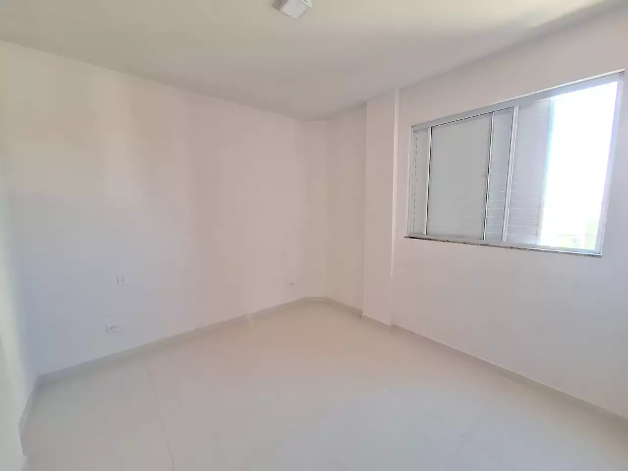 Apartamento novo 3 quartos para alugar no Graças