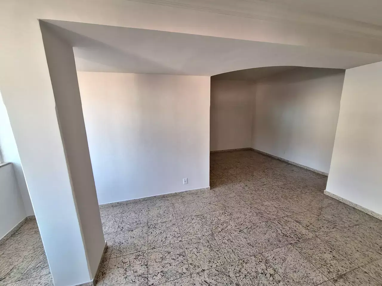 Apartamento com Ótima Localização – 3 quartos no Centro