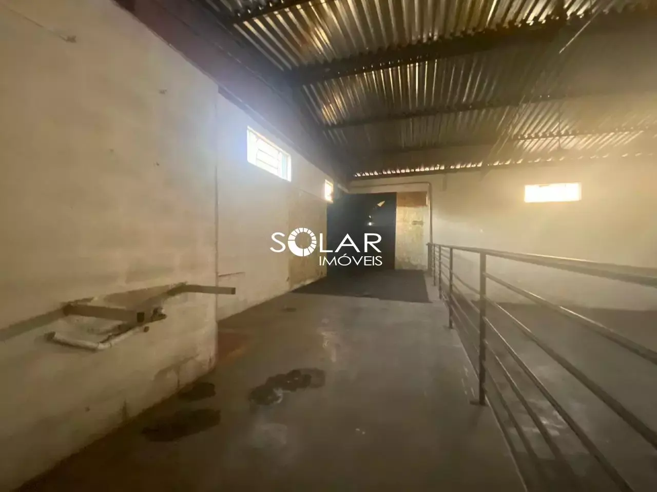 Galpão para alugar no Universitário, 359 m²