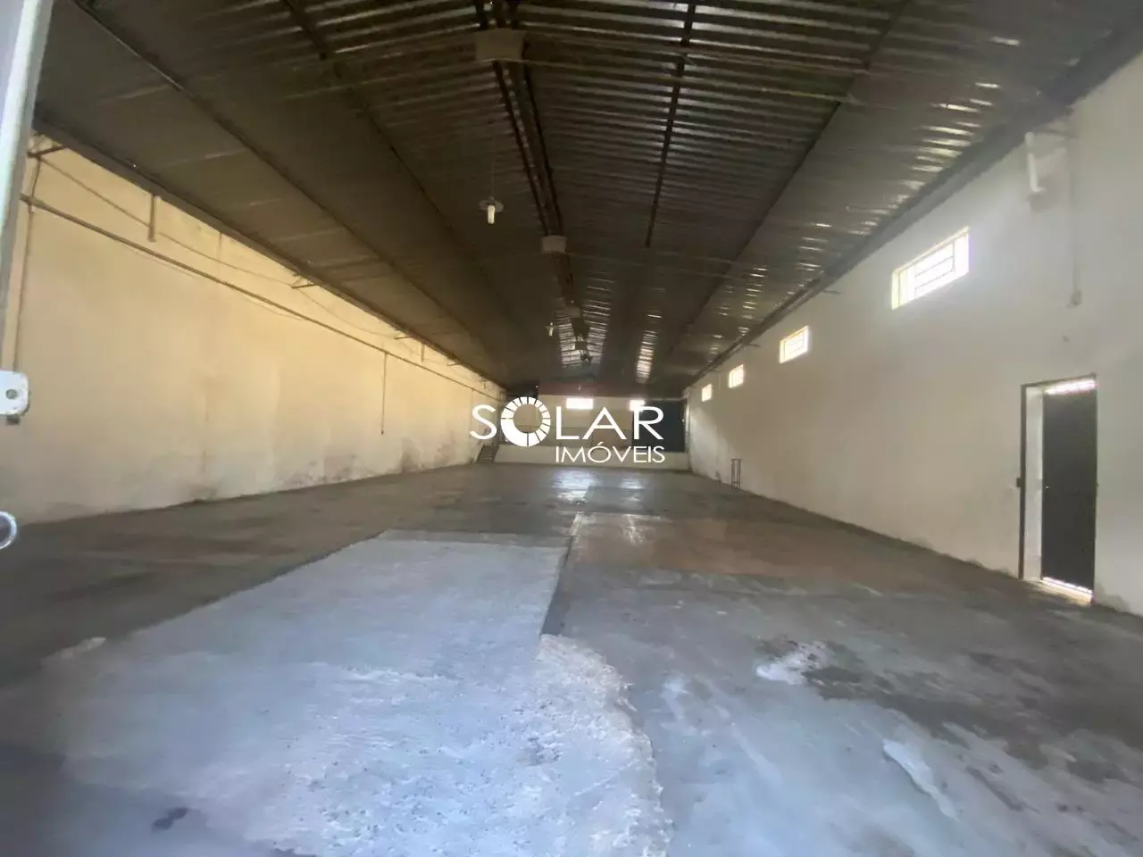 Galpão para alugar no Universitário, 359 m²