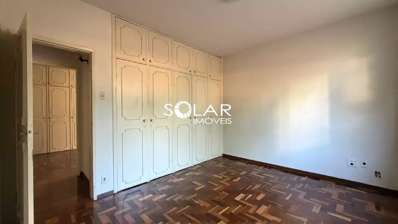 Apartamento 3 quartos com quintal para alugar no Centro