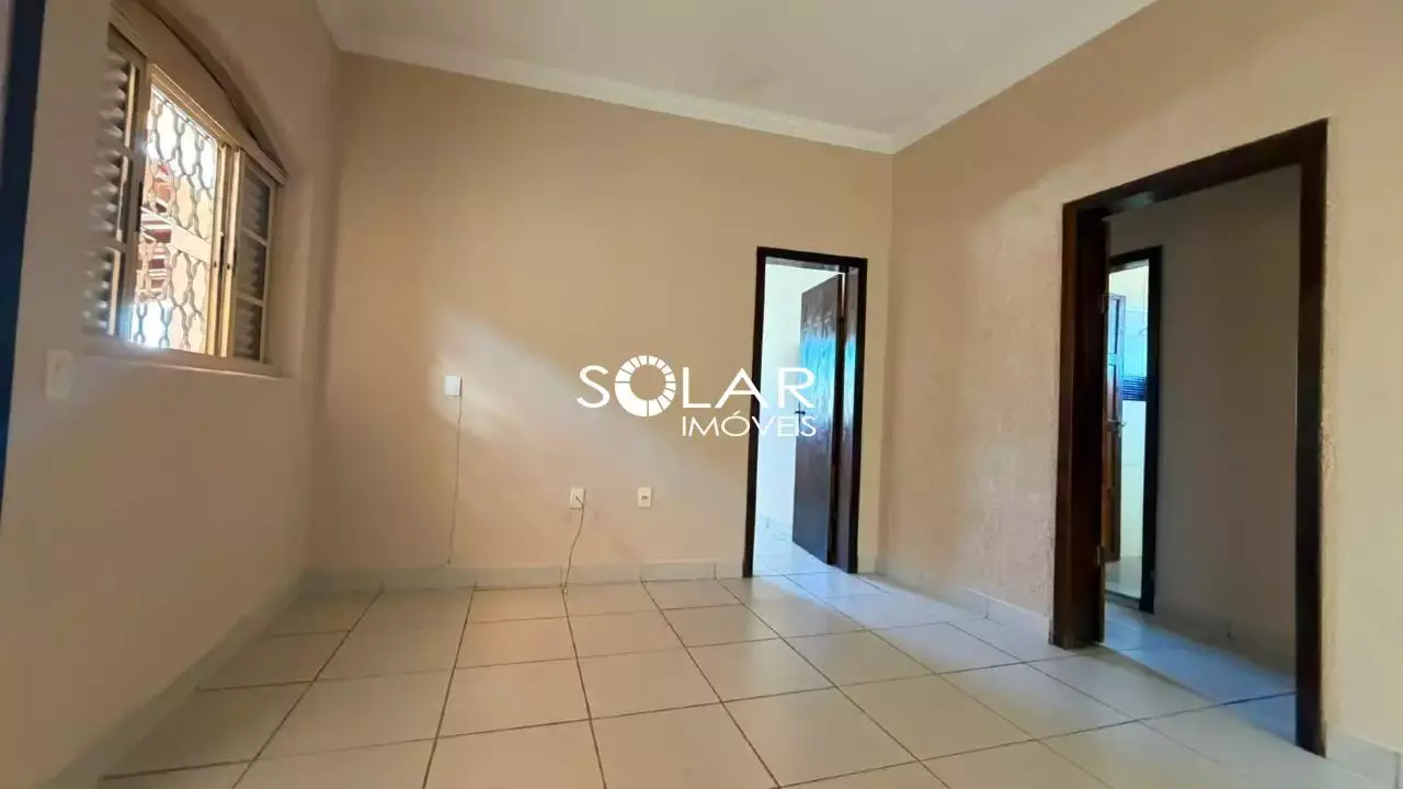 Casa para aluguel no bairro Garcias, em Itaúna