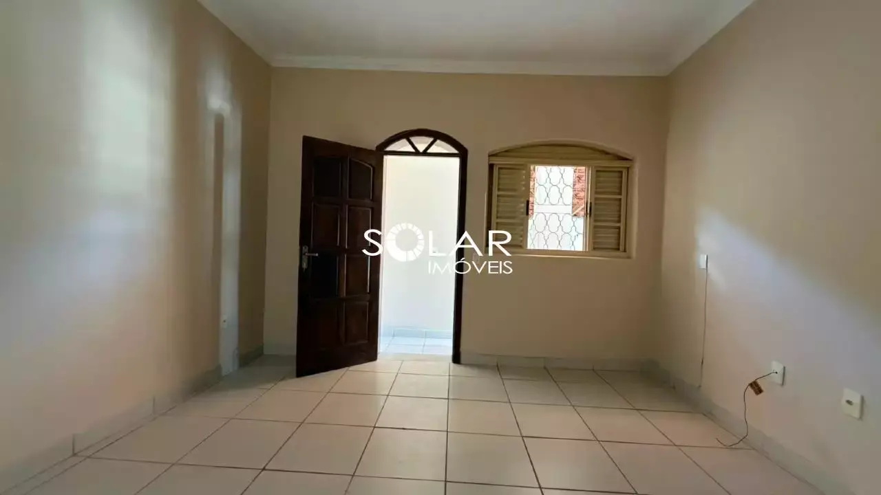 Casa para aluguel no bairro Garcias, em Itaúna