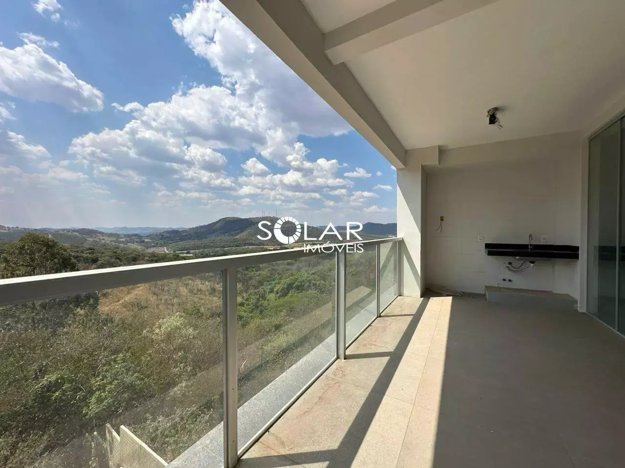 Apartamento novo para locação com vista definitiva e excelente localização!