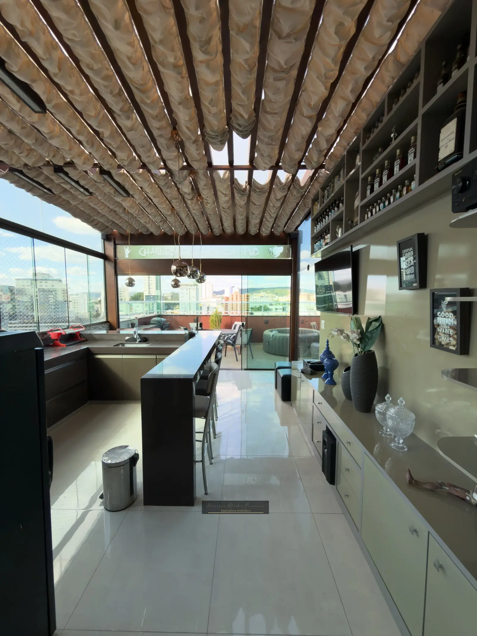 Cobertura 212 m² com área gourmet no bairro das Graças