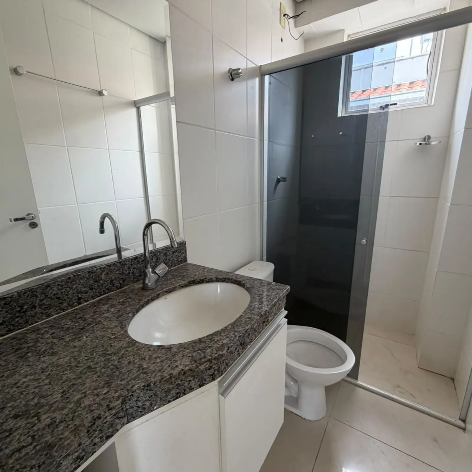 Apartamento 3 quartos com suíte e 2 vagas próximo à Prainha