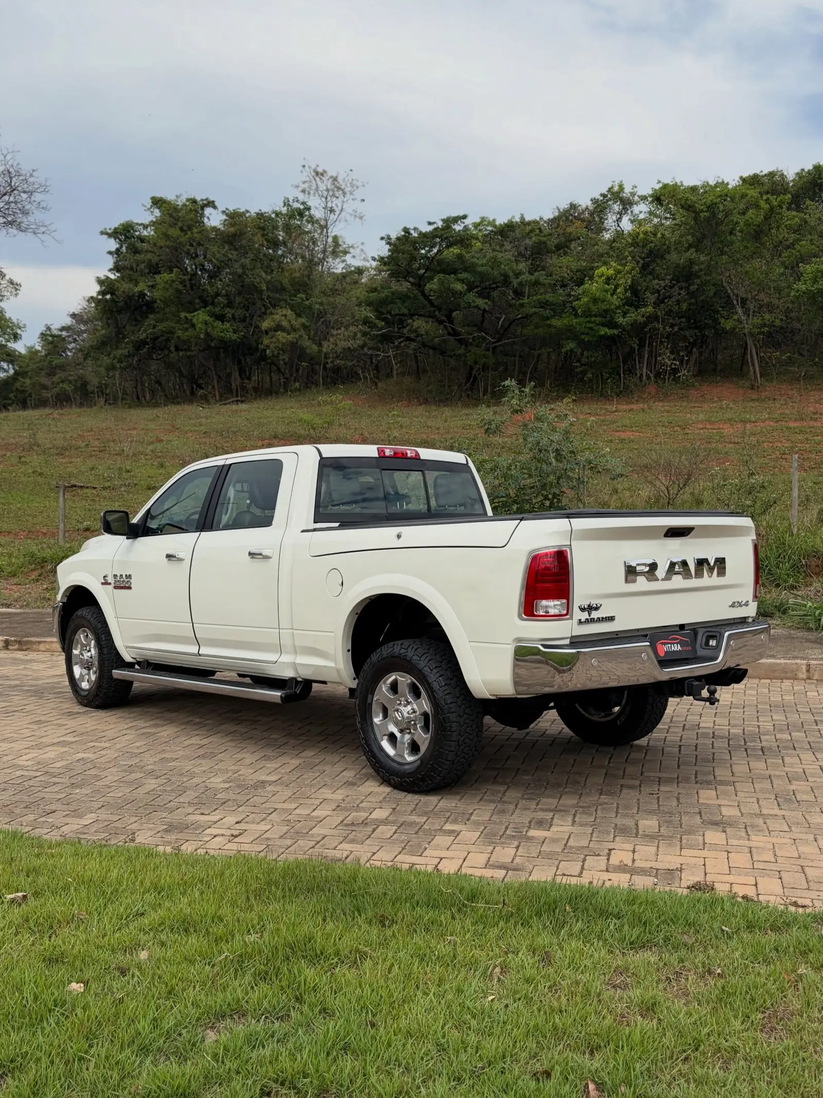 RAM Laramie 4x4 Diesel 18/18 à venda