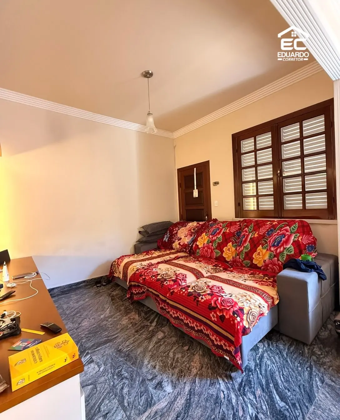 Casa 5 quartos à venda na Região Central