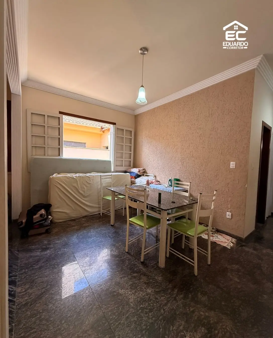 Casa 5 quartos à venda na Região Central