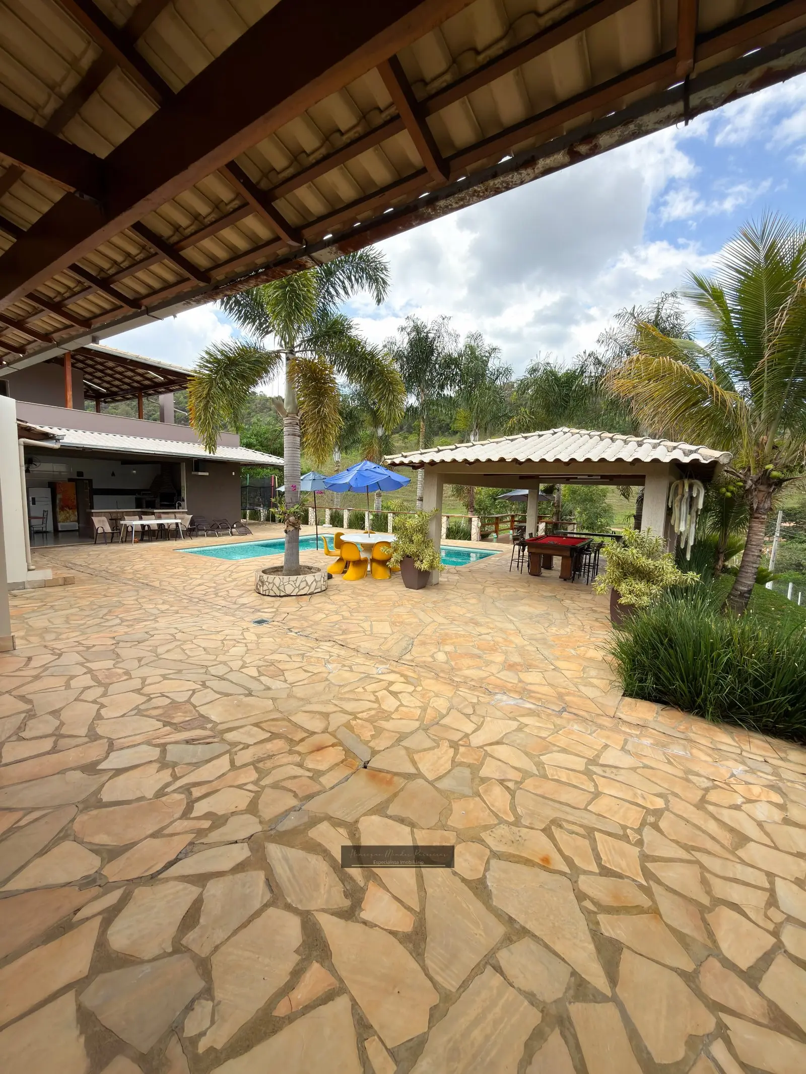 Sítio com lazer completo à venda, 370 m² construídos