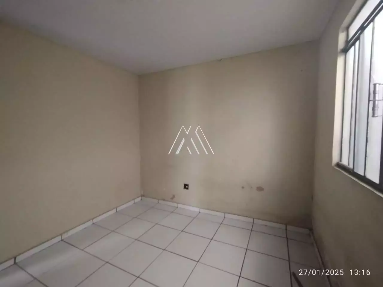 Vendo casa em Itaúna em excelente localização próxima ao centro!