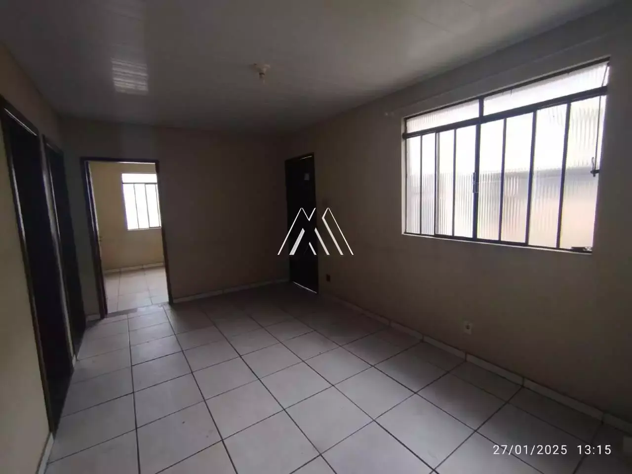 Vendo casa em Itaúna em excelente localização próxima ao centro!
