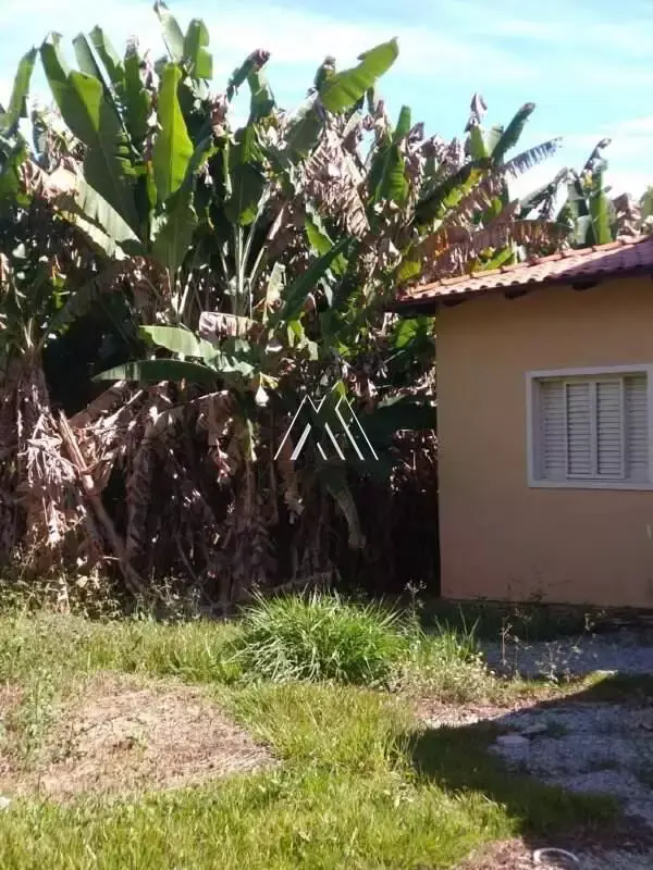 Vendo sítio em Itaúna com excelente localização!