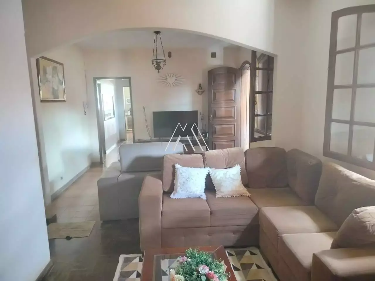 Vendo casa em Itaúna em excelente localização! — Casa 3 quartos no Centro
