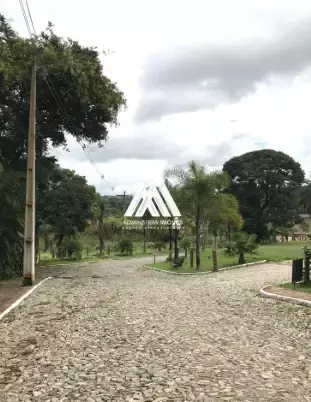 Vendo chácara em Itaúna em excelente localização!