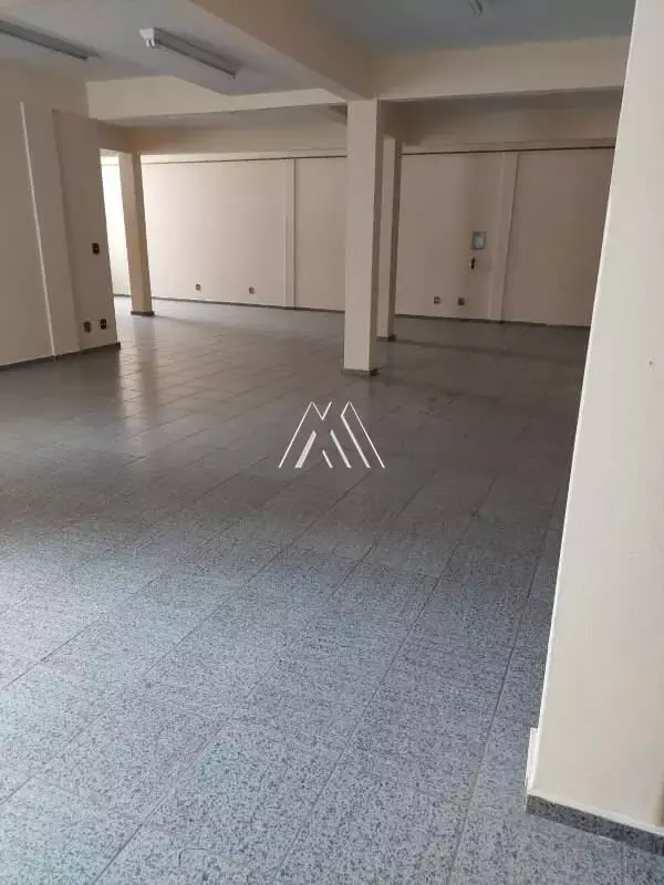 Vendo loja comercial em Itaúna com excelente localização! — 250 m² no Graças