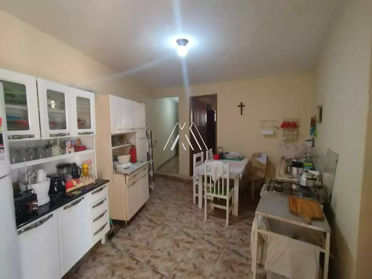 Vendo casa em Itaúna em excelente localização! — 5 quartos no Santanense