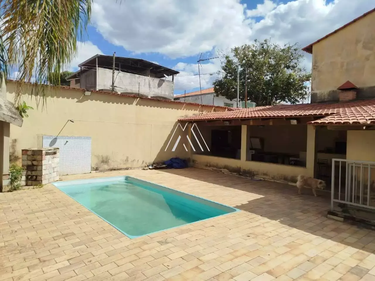 Vendo casa em Itaúna em excelente localização! — 5 quartos no Aeroporto