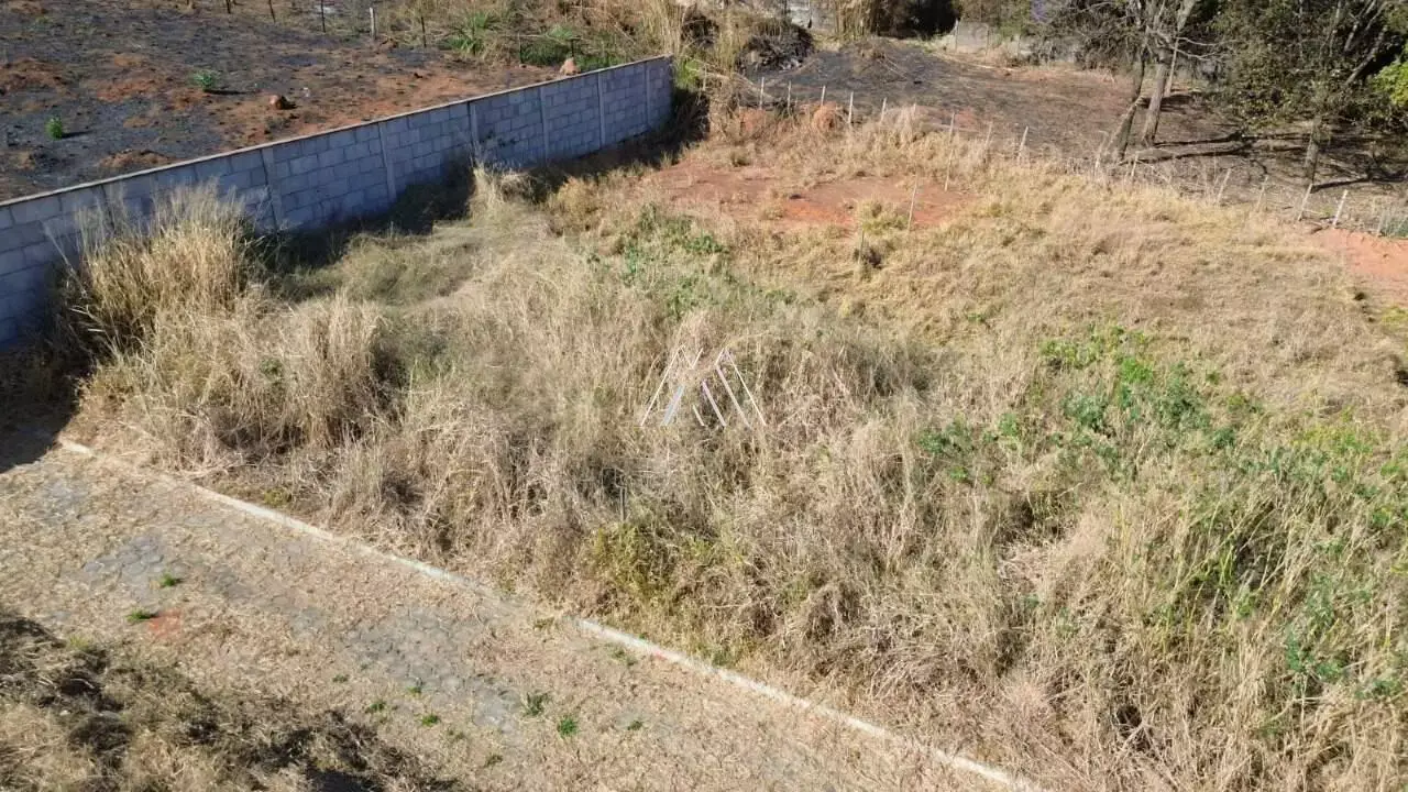Vendo lote em Itaúna com ótima localização! — Chácara do Quitão