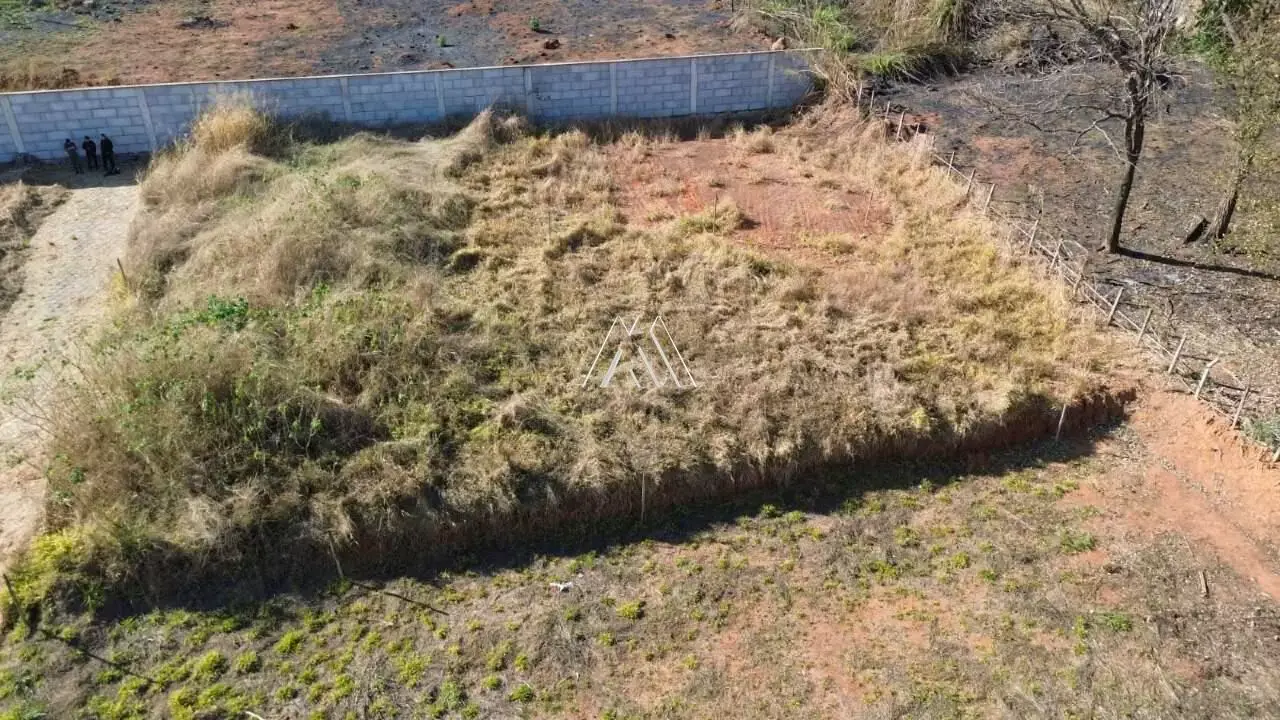 Vendo lote em Itaúna com ótima localização! — Chácara do Quitão