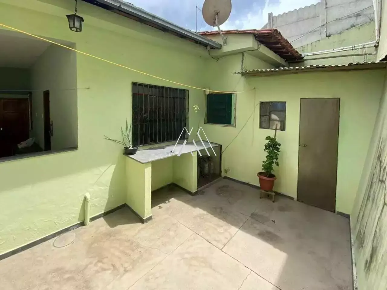 Casa em Santanense com quintal grande — 3 quartos à venda