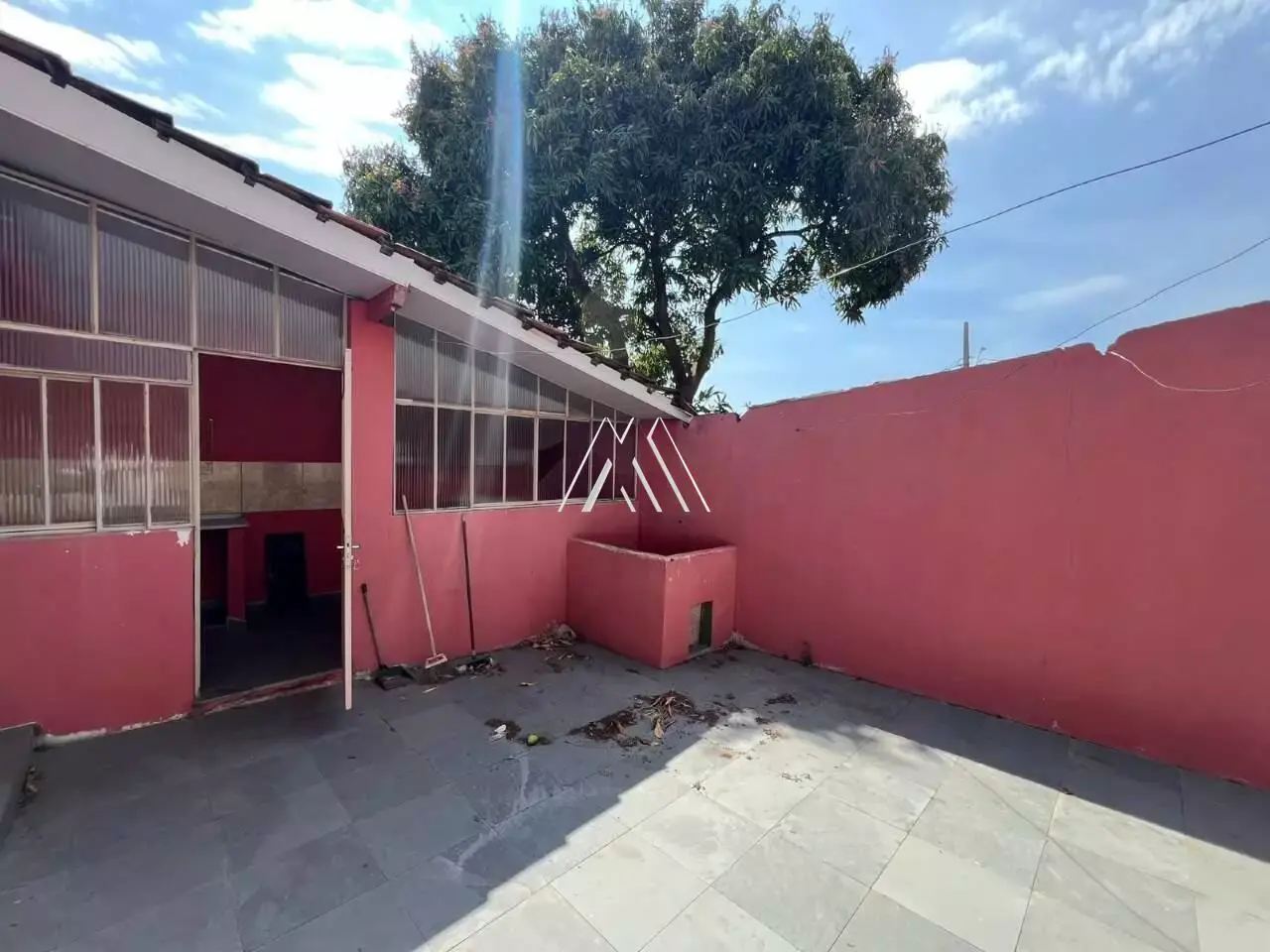 Vendo casa com 03 quartos no Cidade Nova