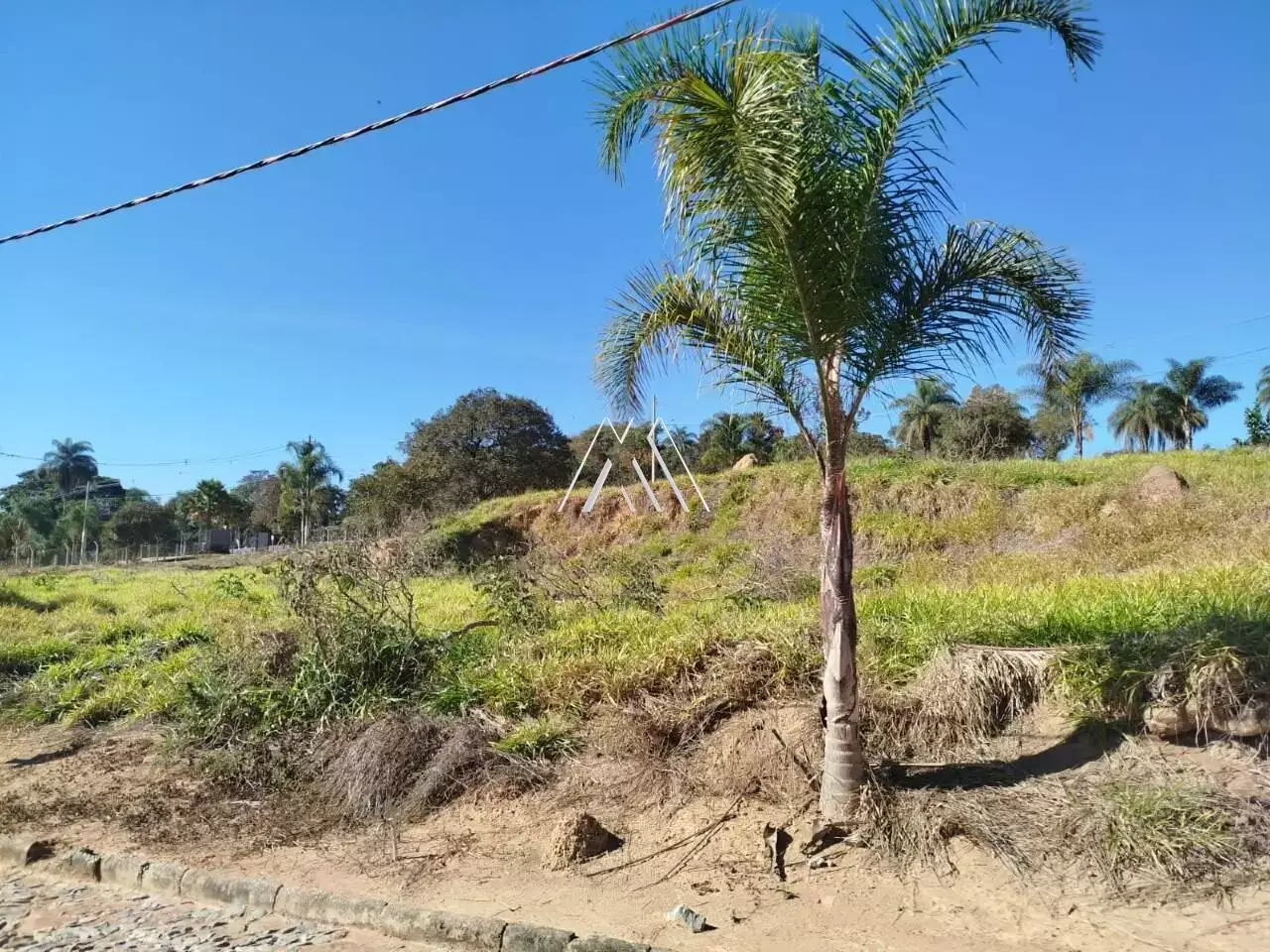 Vendo chácara de mil metros em Itaúna em excelente localização!