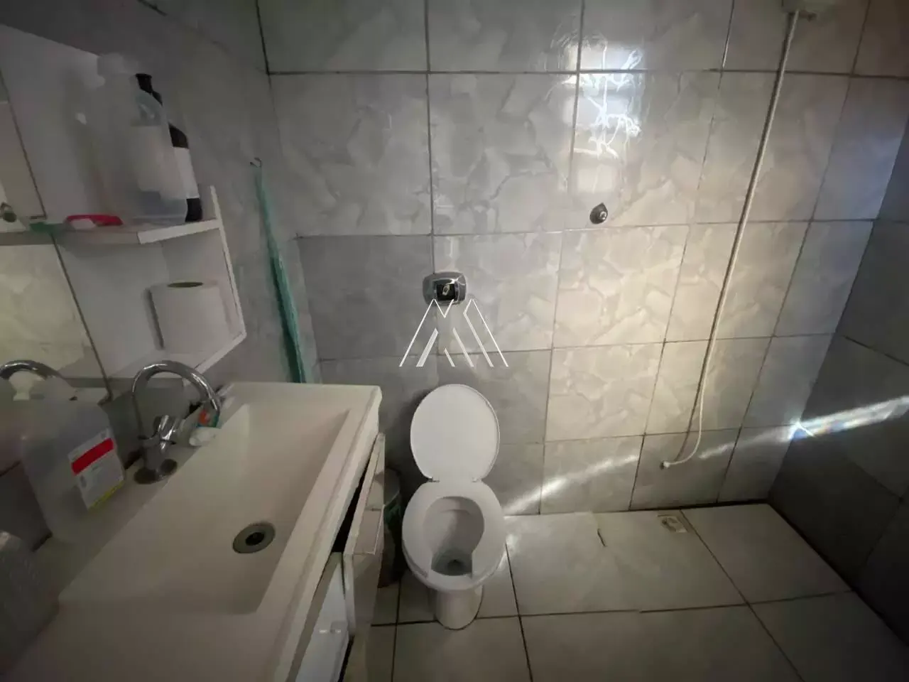 Vendo casa em Itaúna em excelente localização! — 3 quartos no Graças