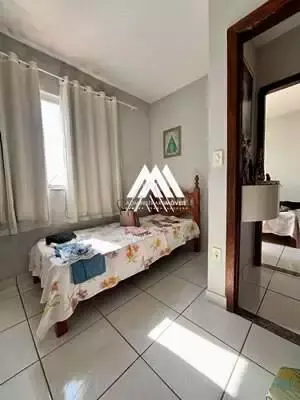 Vendo casa em Itaúna com excelente localização!