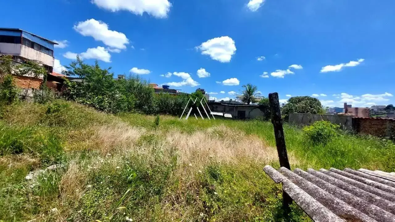 Vendo lote em Itaúna com ótima localização! — 768 m² no Piedade