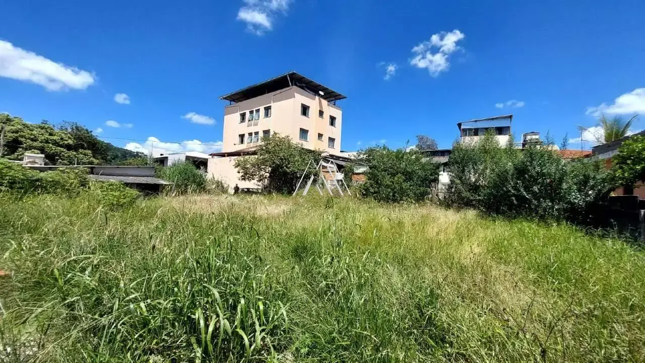 Vendo lote em Itaúna com ótima localização! — 768 m² no Piedade