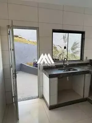 Vendo casa em Itaúna com excelente localização! — Casa 2 quartos no Centro