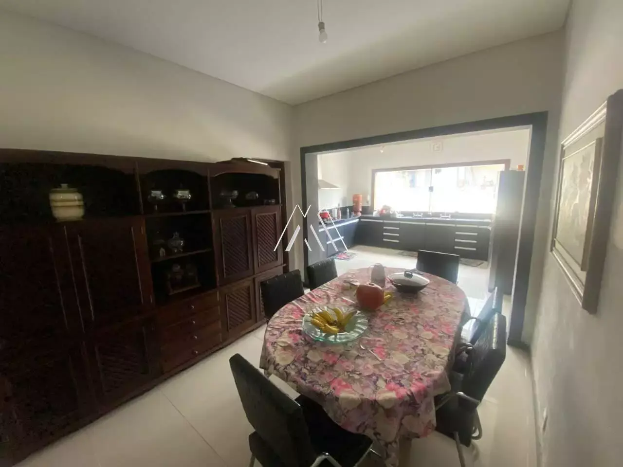 Vendo casa em Itaúna em excelente localização! — Casa 3 quartos no Santanense