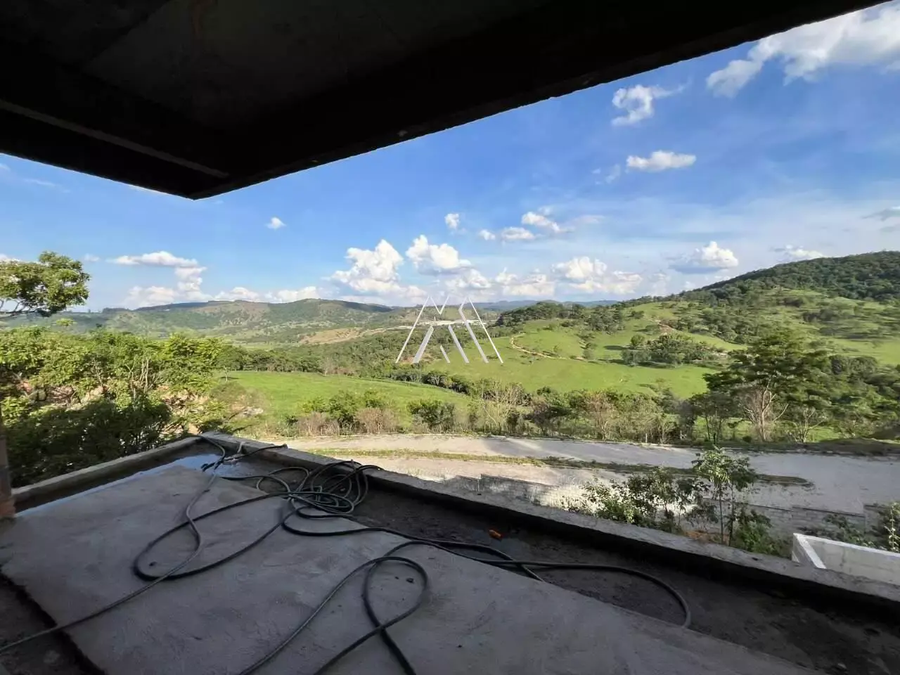 Vendo casa de alto padrão em construção no Condomínio Mirante Lago Sul