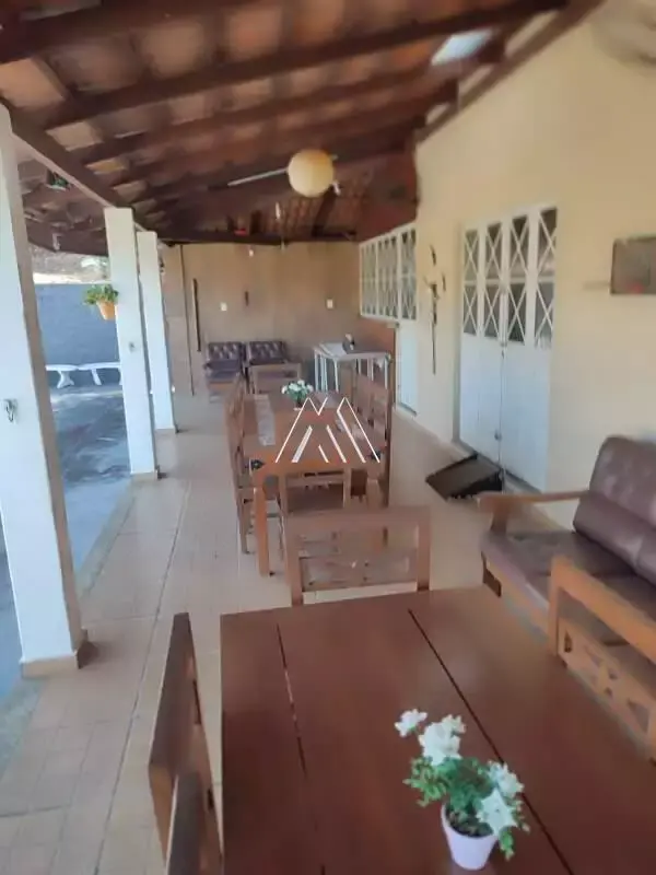 Vendo sítio em Itaúna em excelente localização!