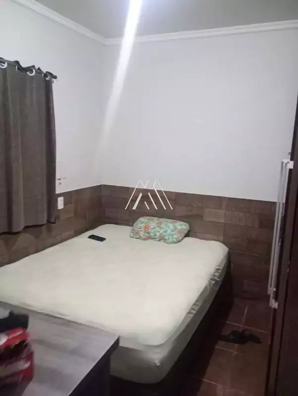 Vendo casa com 03 quartos no Bela Vista
